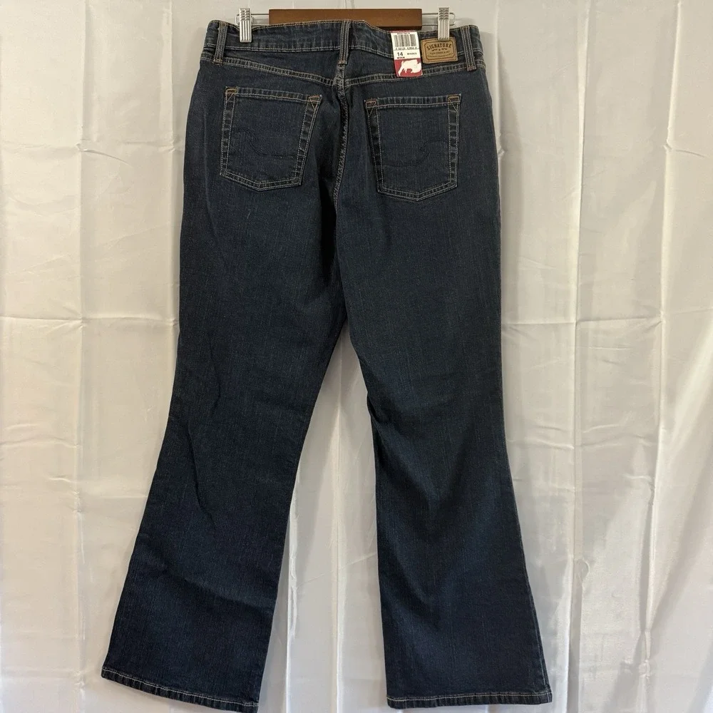 Signature Levis‎ Jeans Womens 14 34x30.5 Totally Slimming Waist Bootcut New Tags